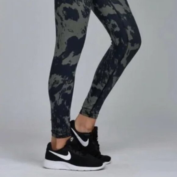 Gloss Leggings In Cow S - Picture 2 of 9